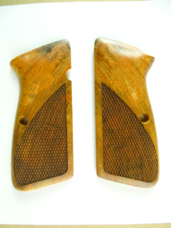 Hi-Power AAA cocobolo wood grips, Stabilized buckeye burl checkered